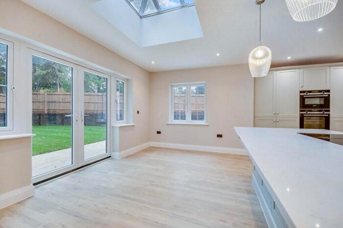 4 Bedroom Detached House For Sale In Hall Lane, Shenfield, Brentwood, CM15