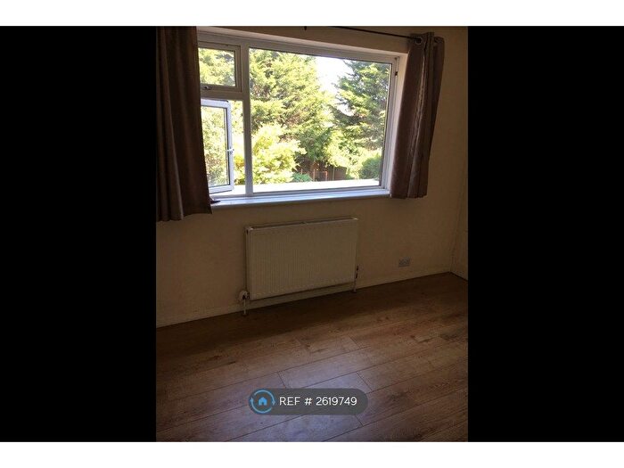 1 Bedroom Flat To Rent In St. Awdrys Road, Barking, IG11