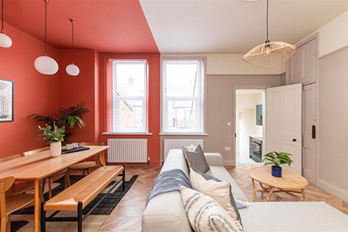 2 Bedroom Flat To Rent In Cartington Terrace, Heaton, Newcastle Upon Tyne, NE6