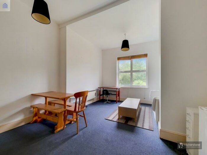 1 Bedroom Apartment To Rent In Camden Road, Holloway, London, N7