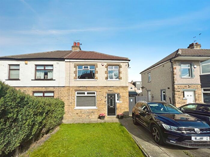 3 Bedroom Semi Detached House For Sale In Leafield Drive, Bradford, BD2