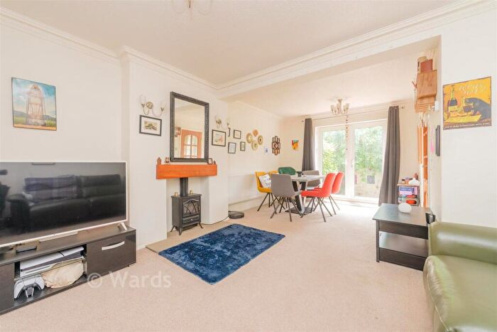 3 Bedroom End Of Terrace House For Sale In Sycamore Road, Strood, Rochester, Kent, ME2