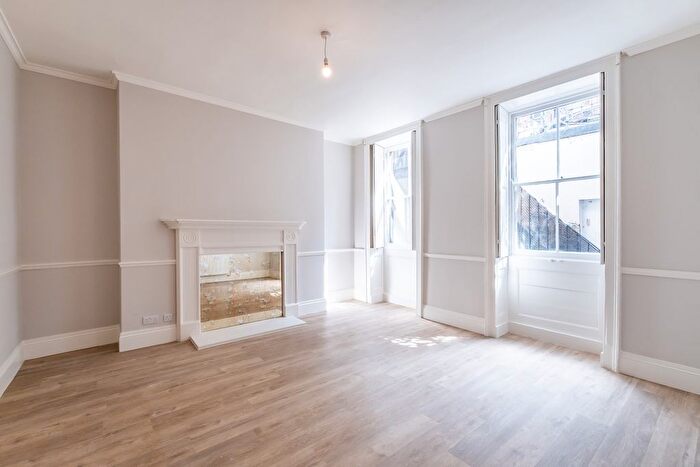2 Bedroom Flat To Rent In Nottingham Place, London, W1U