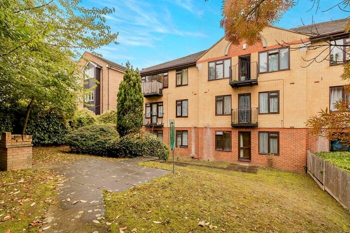 1 Bedroom Flat To Rent In London Road, Greenhithe, Kent, DA9