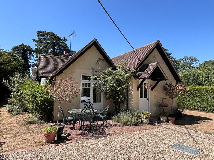 4 Bedroom Detached Bungalow For Sale In Lambridge Lane, Henley-On-Thames, RG9