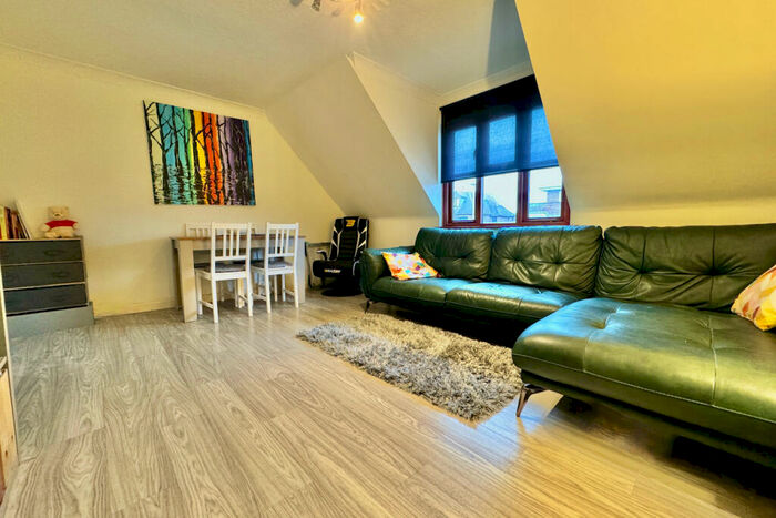 2 Bedroom Flat For Sale In Victoria Avenue, Swanage, BH19