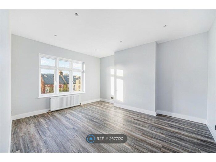 1 Bedroom Flat To Rent In Percy Road, London, W12