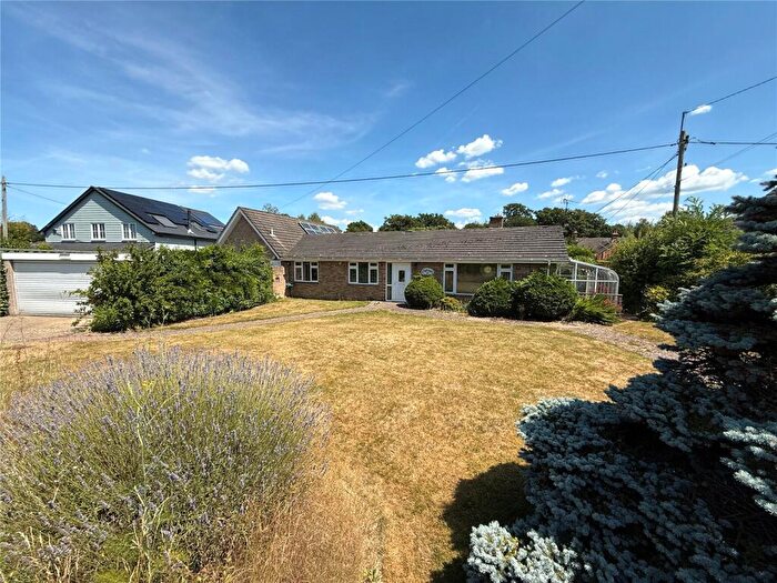 4 Bedroom Bungalow For Sale In Back Lane, Bucks Horn Oak, Farnham, Hampshire, GU10