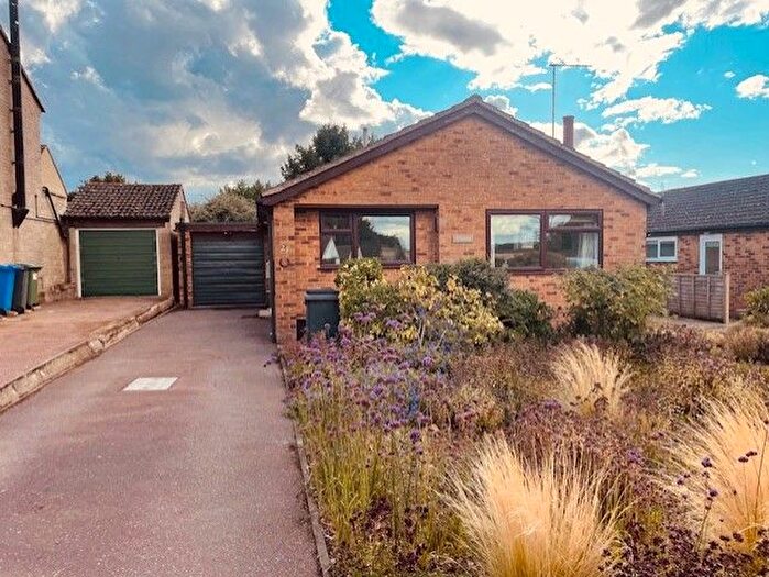 2 Bedroom Bungalow To Rent In Butlers Close, Aston Le Walls, NN11