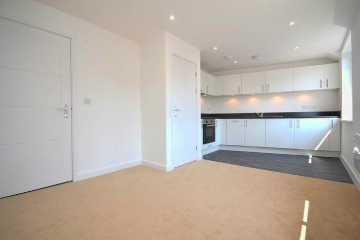 1 Bedroom Flat To Rent In High Street, Reading, RG1