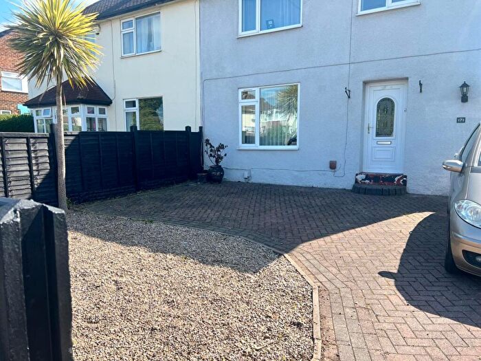 3 Bedroom Semi-Detached House To Rent In Glaisdale Drive West, Nottingham, Nottinghamshire, NG8