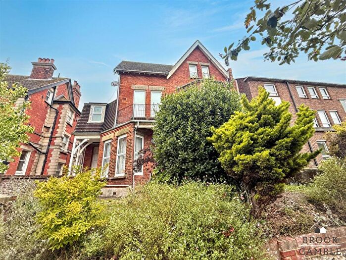 1 Bedroom Apartment For Sale In Enys Road, Eastbourne, BN21