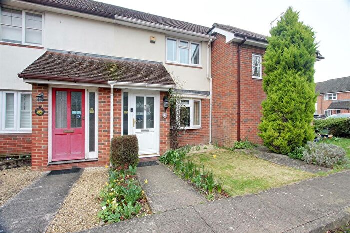 2 Bedroom Property For Sale In Chapel Meadow, Tring, HP23