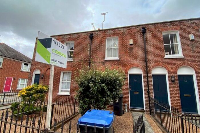 2 Bedroom Property To Rent In Kirbys Lane, Canterbury, CT2