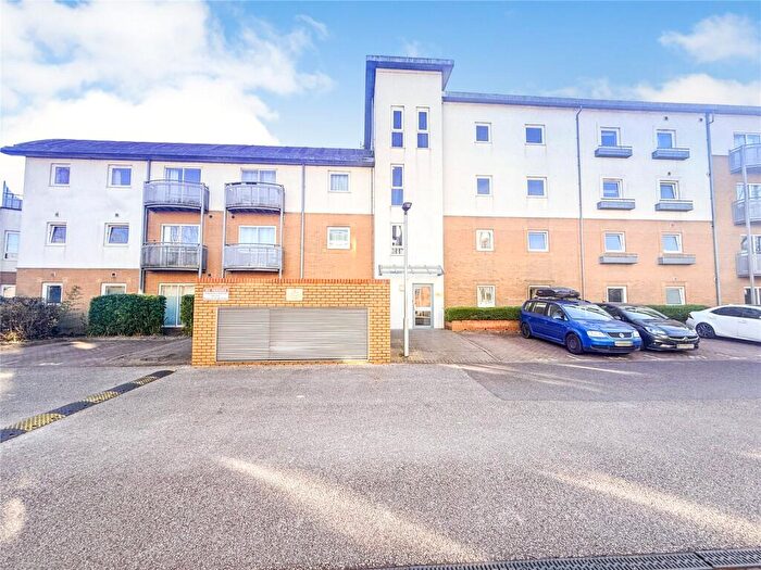 2 Bedroom Apartment To Rent In Trafalgar Gardens, Crawley, West Sussex, RH10