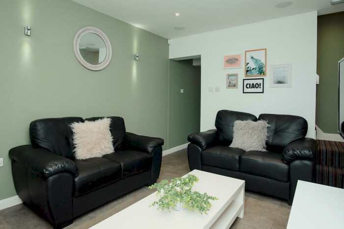 4 Bedroom House To Rent In Thornton Road, ST4