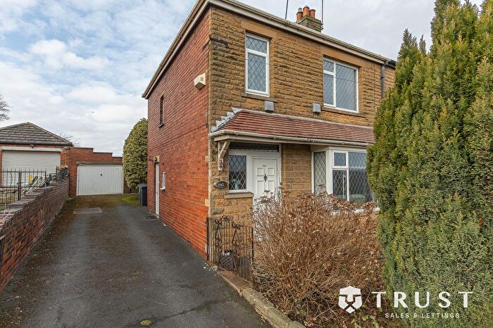 3 Bedroom Semi-Detached House To Rent In Leeds Road, Dewsbury, WF12