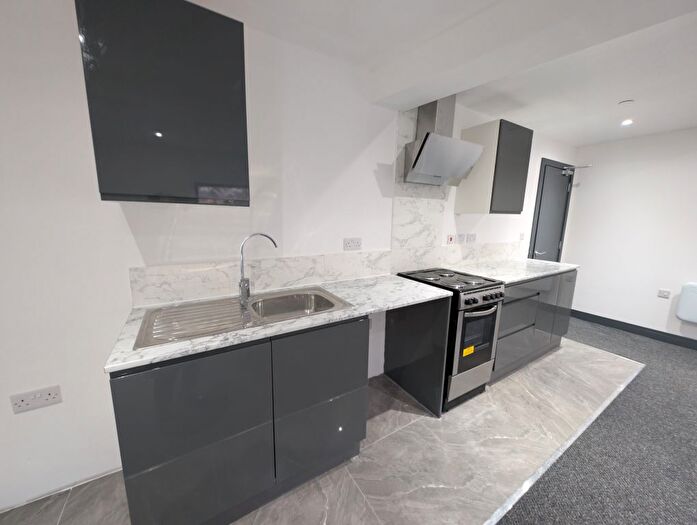 1 Bedroom Flat To Rent In Commercial Street, Mountain Ash, CF45
