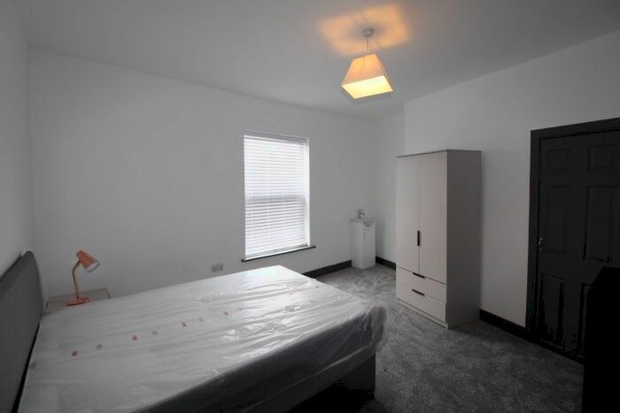 5 Bedroom Terraced House To Rent In Reynoldson Street, Hull, HU5