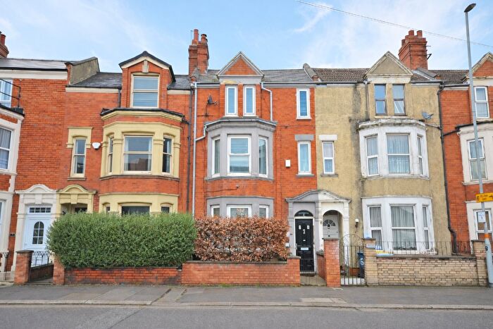 4 Bedroom Terraced House For Sale In Harlestone Road, Northampton, NN5