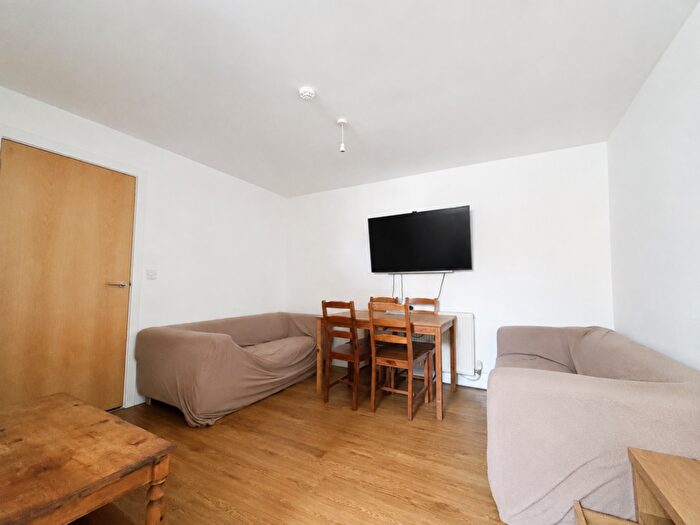 5 Bedroom Flat To Rent In Miskin Street, Cathays, CF24