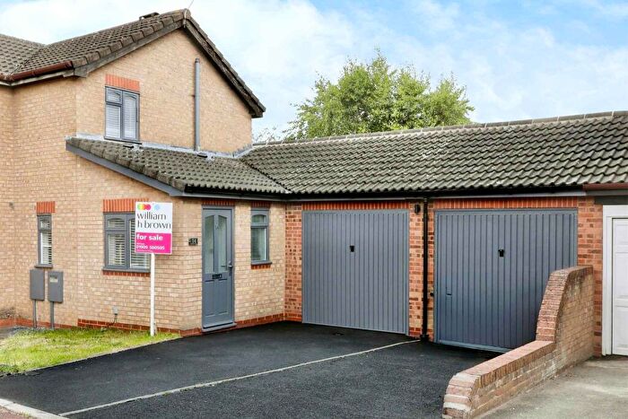 3 Bedroom Semi-Detached House For Sale In Briar Close, Worksop, S80