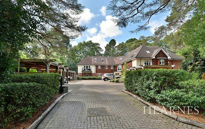 3 Bedroom Flat For Sale In Carroll Avenue, Ferndown, BH22