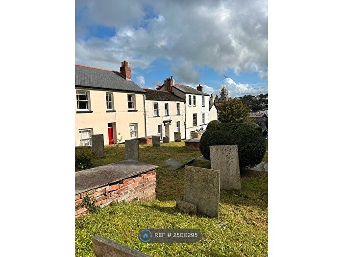 2 Bedroom Flat To Rent In Church Walk, Bideford, EX39