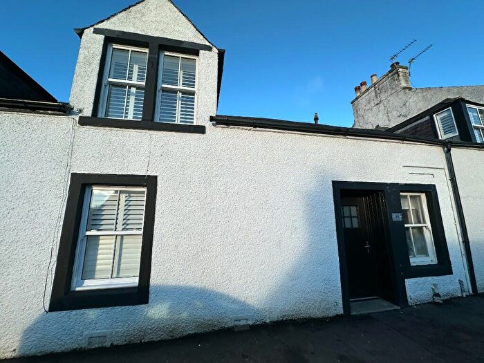 2 Bedroom Flat To Rent In Main Road, KA3