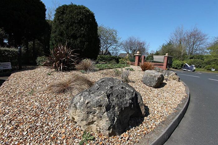2 Bedroom Apartment For Sale In Worcester Road, Hagley, Stourbridge, DY9