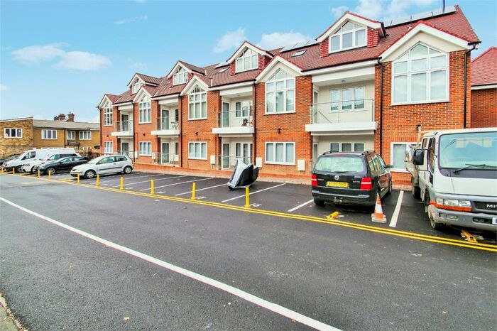 1 Bedroom Flat To Rent In 30 High Street, Uxbridge, Greater London UB8