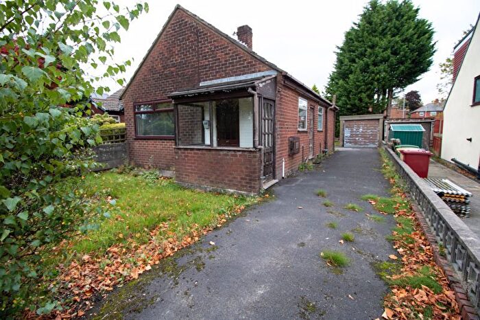 2 Bedroom Semi-detached Bungalow For Sale In Trent Way, Kearsley, Bolton, BL4