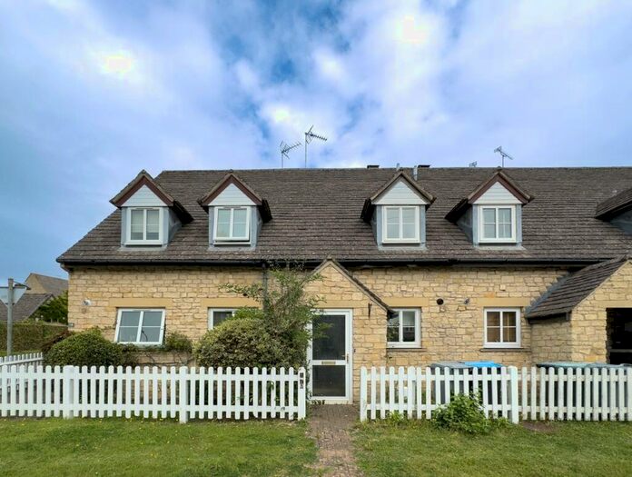 2 Bedroom Terraced House To Rent In Newland, Witney, Oxfordshire, OX28