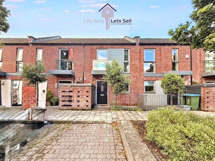 2 Bedroom Terraced House For Sale In Joiners Mews, SO19
