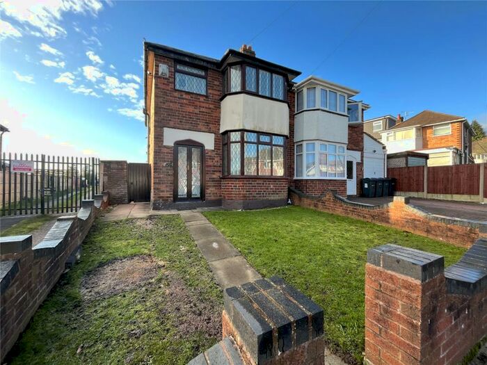 3 Bedroom Semi-Detached House To Rent In Delrene Road, Hall Green, Birmingham, West Midlands, B28