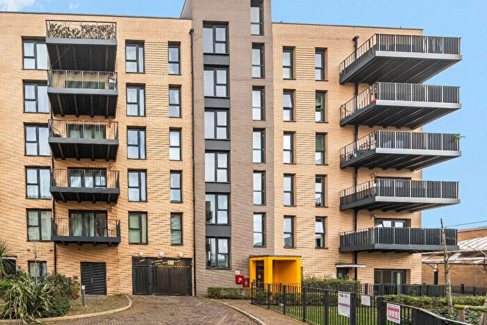 1 Bedroom Apartment For Sale In Milky Way, London, NW9
