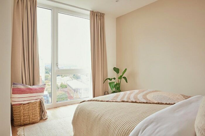 2 Bedroom Apartment To Rent In Cherry Orchard Road, Croydon, London, CR0