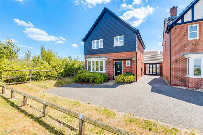 3 Bedroom Detached House For Sale In Hartland Drive, Mapperley, NG3