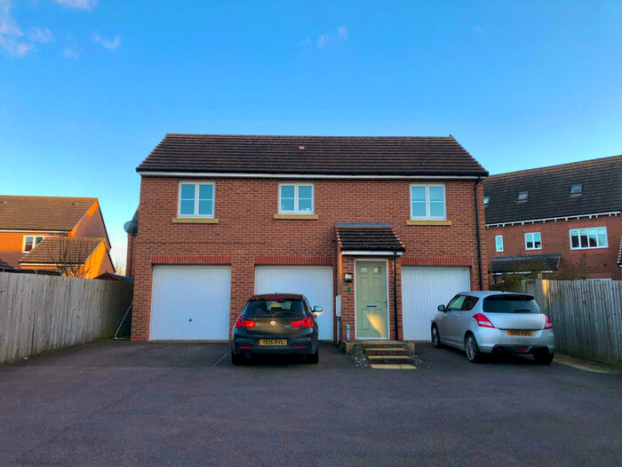 2 Bedroom Maisonette To Rent In Calder Gardens, Bingham, NG13