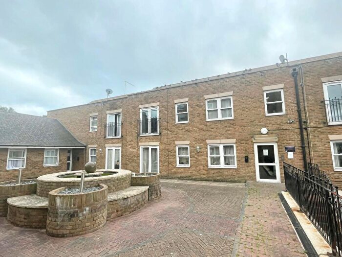 2 Bedroom Flat To Rent In Dormans Yard, Ramsgate, CT11