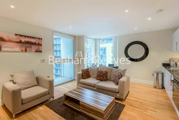 2 Bedroom Apartment To Rent In Millharbour, Canary Wharf, E14