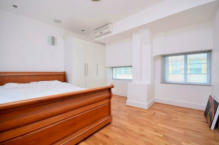 2 Bedroom Flat To Rent In Bastwick Street, Clerkenwell, London, EC1V