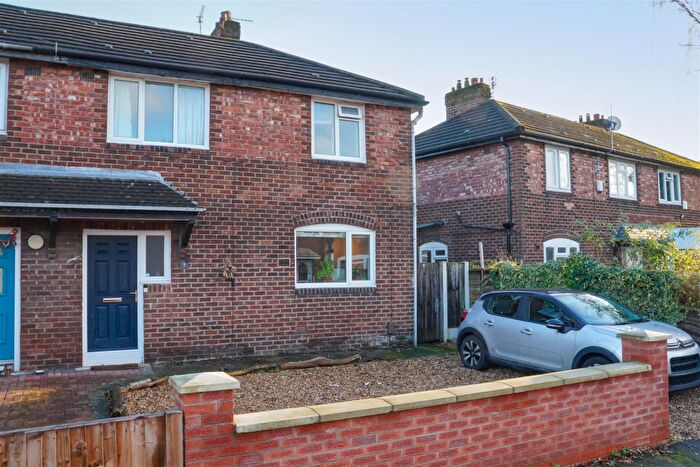 3 Bedroom Semi-Detached House For Sale In Pytha Fold Road, Withington, M20