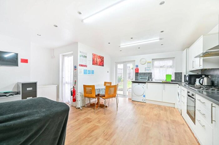 4 Bedroom Semi Detached House For Sale In Tokyngton Avenue, Wembley, HA9