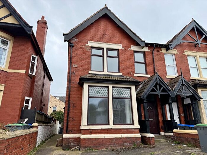 4 Bedroom Semi Detached House For Sale In Reads Avenue, Blackpool, FY1