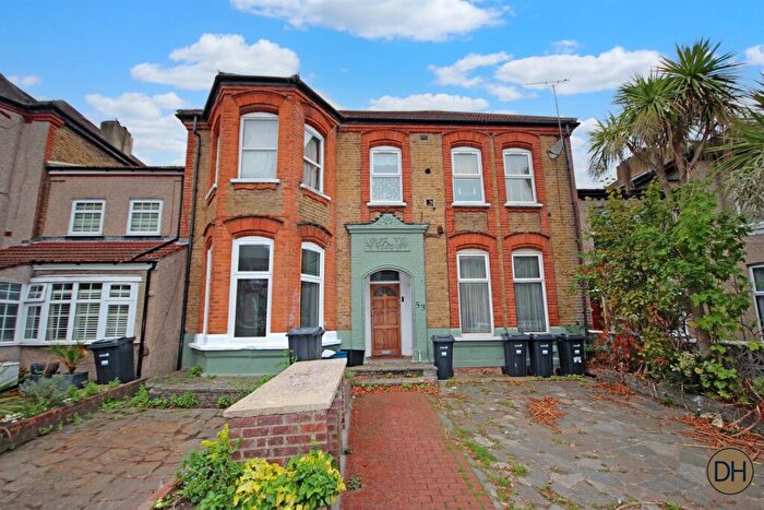 1 Bedroom Flat For Sale In Mansfield Road, Ilford, London, IG1