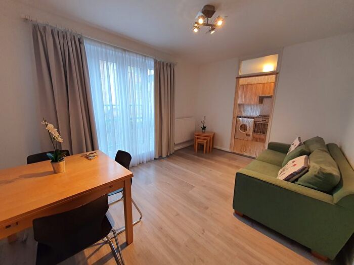 1 Bedroom Flat To Rent In Enterprize Way, Surrey Quays, SE8