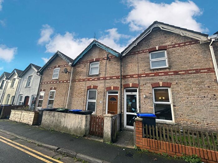 3 Bedroom Terraced House For Sale In Polden Road, Salisbury, SP1