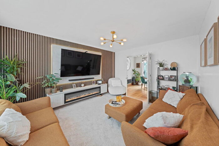 5 Bedroom Detached House For Sale In Davenport, Church Langley, Essex, CM17