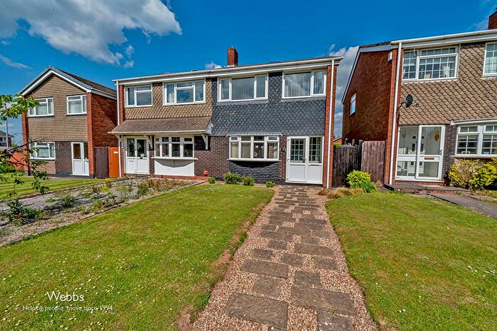 3 Bedroom Semi-Detached House For Sale In Jordan Way, Walsall, WS9